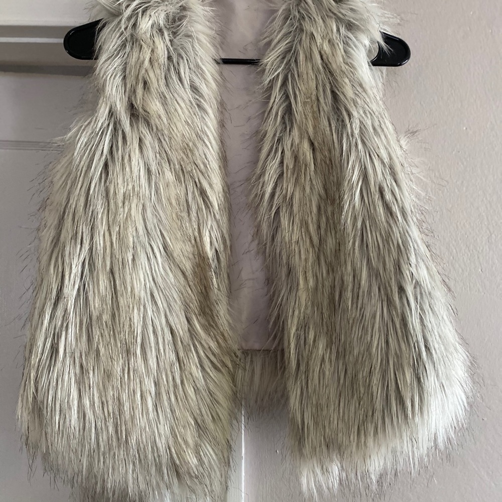 Fur vest